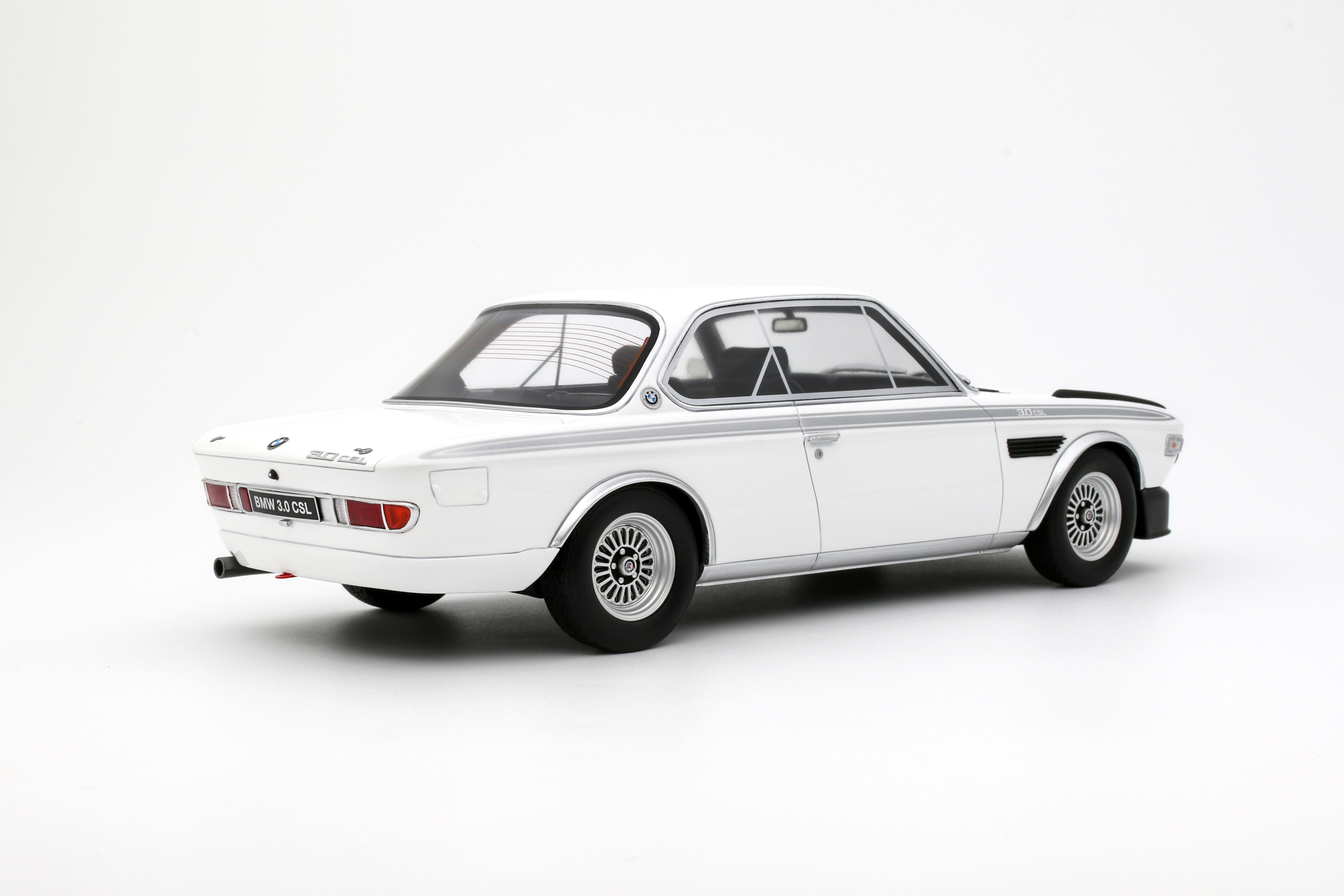 BMW 3,0 CSL Chamonix White 1972 OT1145 1:18 Otto Models