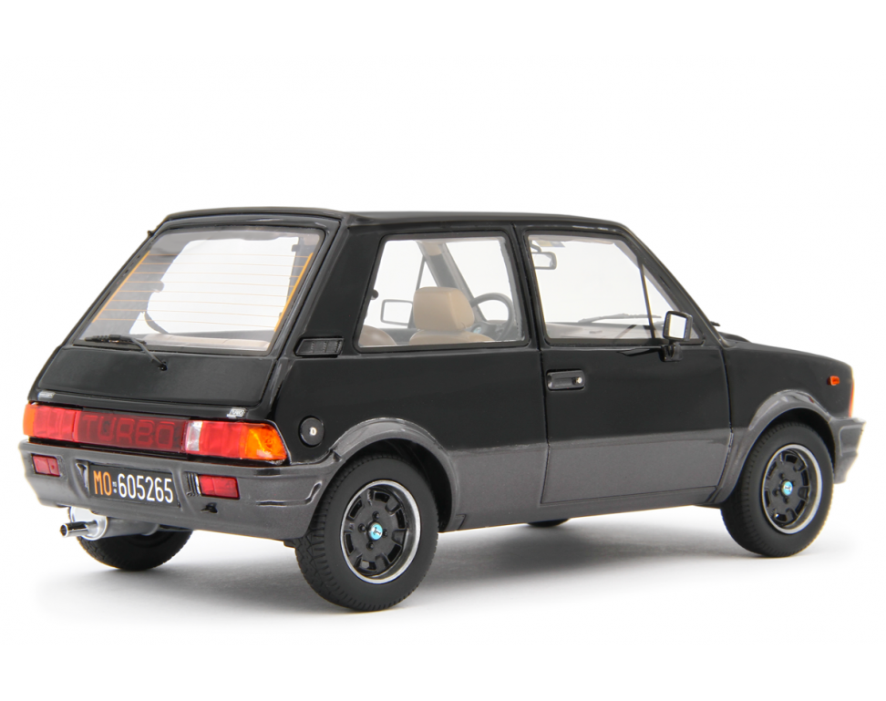 INNOCENTI DE TOMASO TURBO 1983 Schwarz  LM174C 1:18 1:18 Laudoracing Model