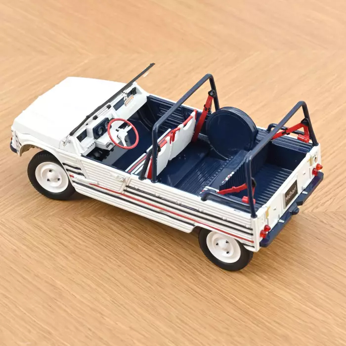 Citroen Méhari 2016 Blau Weiss Rot 1:18 Norev