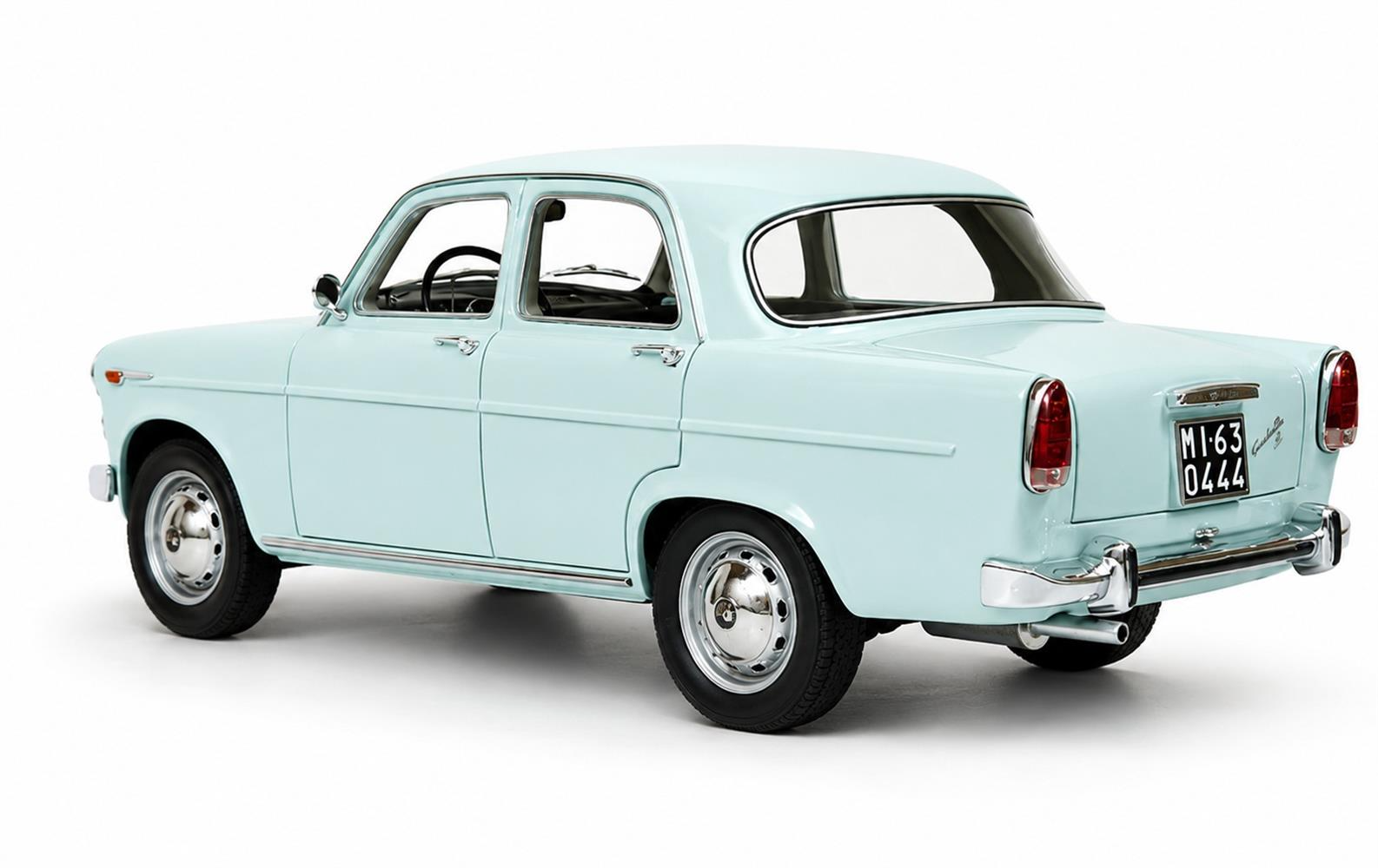 Alfa Romeo Giulietta Ti (101) blue 61-64 1:18 Cult Scale