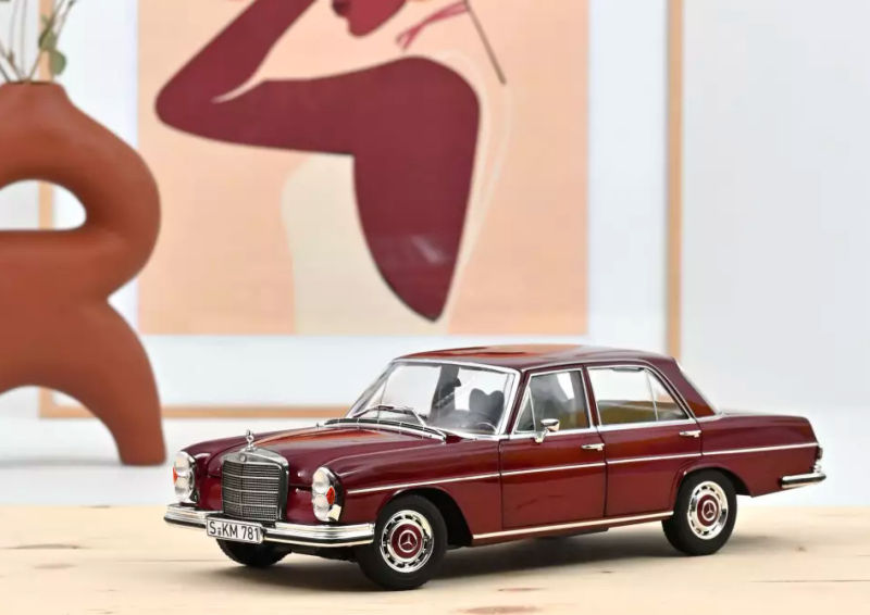 Mercedes Benz 280Se 1968 RED metallic 1:18 Norev