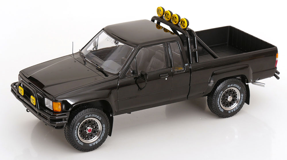 Toyota Truck Xtra Cab 4x4 (Hilux) (1985) -black Back to the Future III "look alike" 1:18 KK Scale