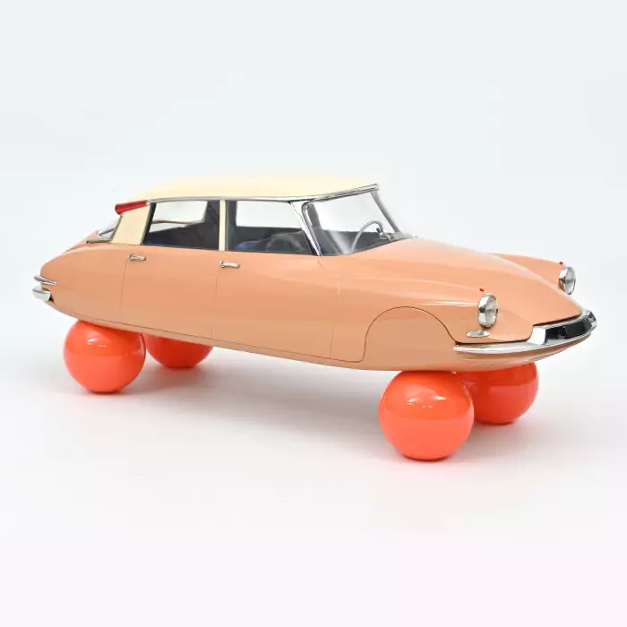 Citroen DS 19 on balls 1959 Beige 1:12 Norev