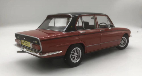 Triumph Dolomite Sprint red '73 - '80 1:18 Cult Scale Models