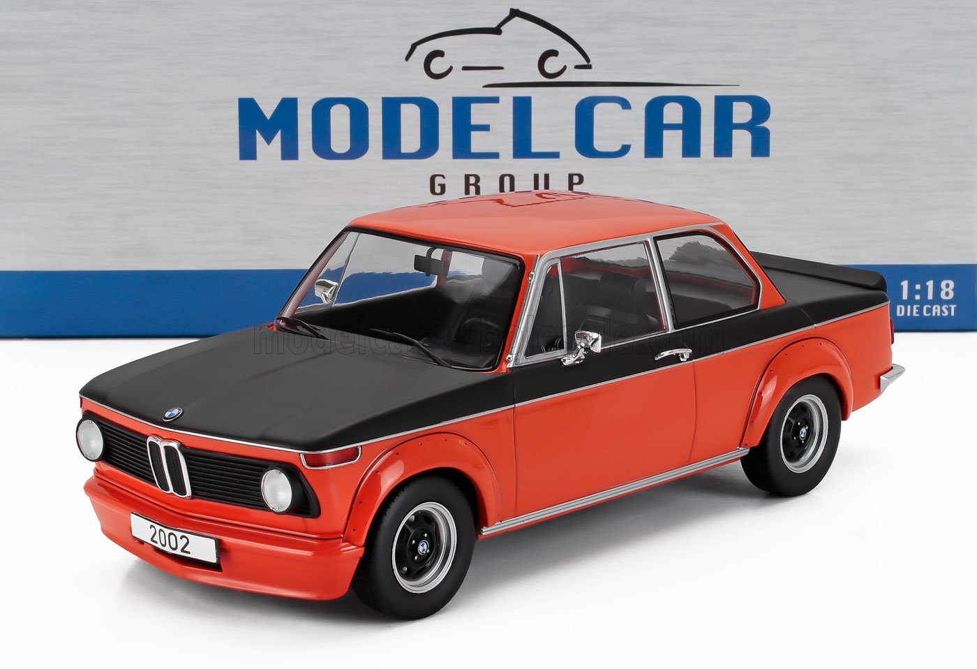 BMW 2002 TURBO 1974 ORANGE BLACK 1:18 MCG