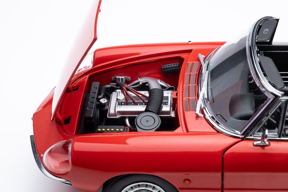 Alfa Romeo 1600 Duetto Spider rot 1:18 Touring Modelcars Alfa Romeo 1600 Duetto Spider rot 1:18 Touring Modelcars