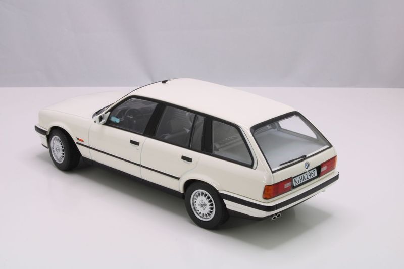 BMW 325i Touring E30 1988 white1:18 Norev