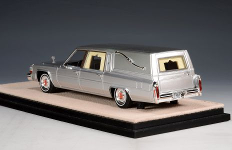 Cadillac Superior Hearse 1980 silver STM80803 1:43 GLM Stamp Models 