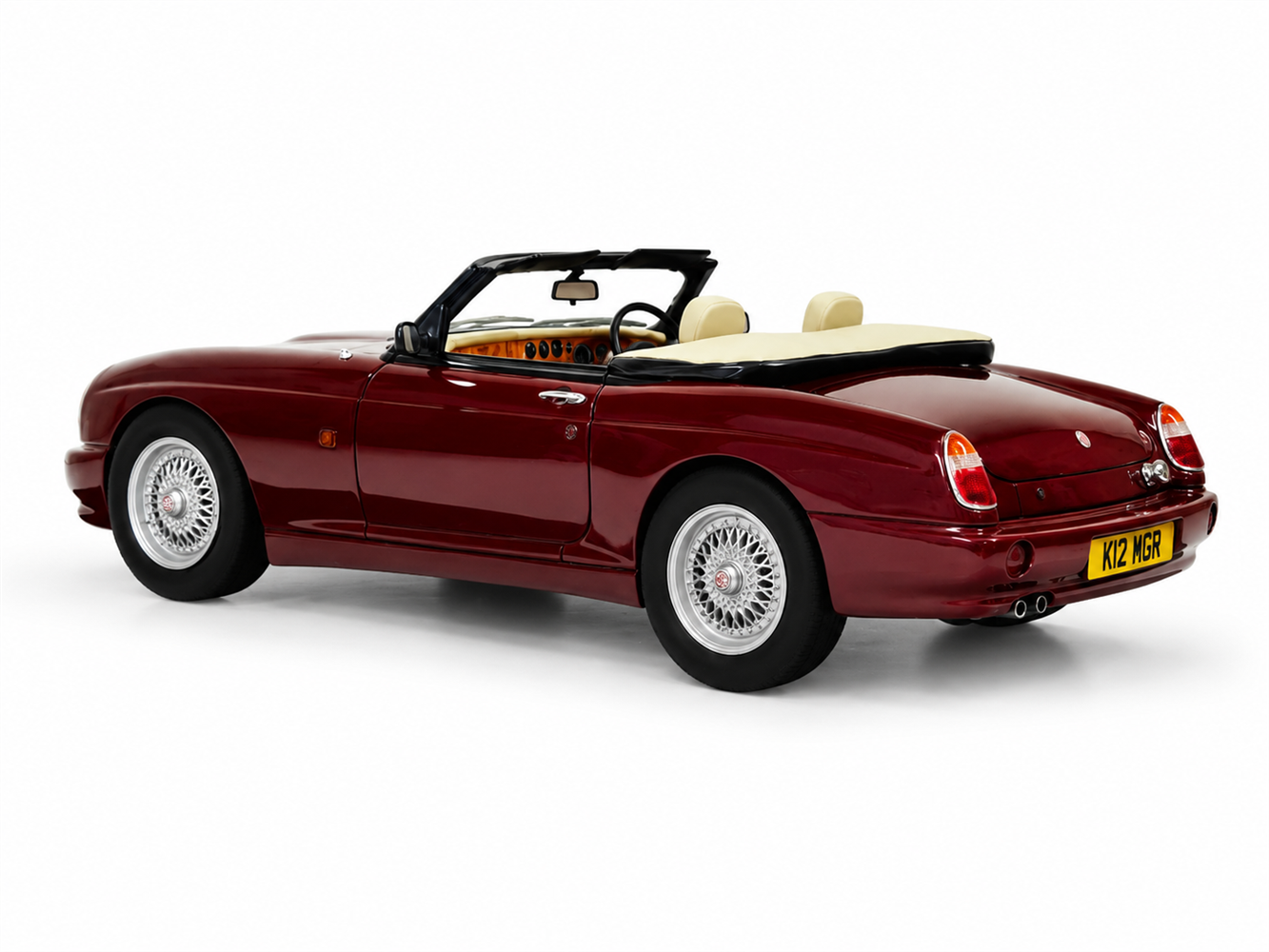 MG RV8 caribbian Red 92-95  1:18 Cult Scale Models
