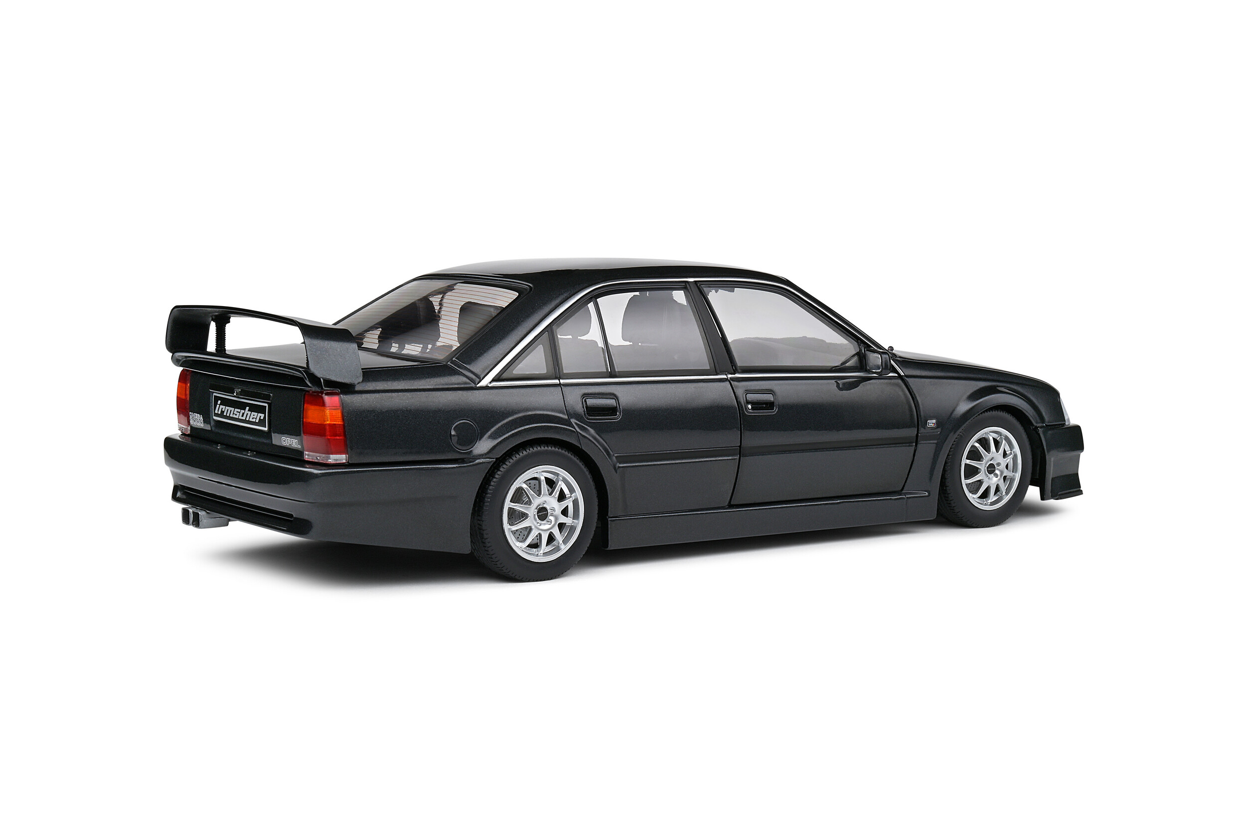 Opel Omega EVO 500 schwarz 1:18 Solido