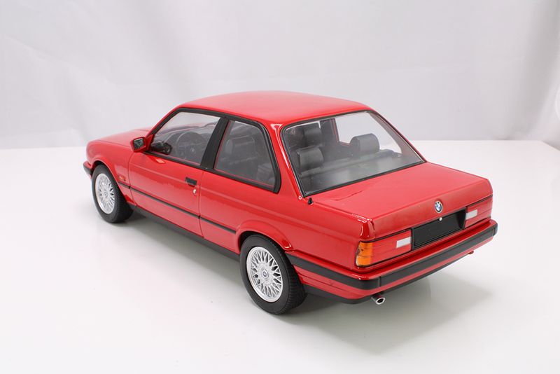 BMW 325i E30 (1988)  red 1:18 Norev