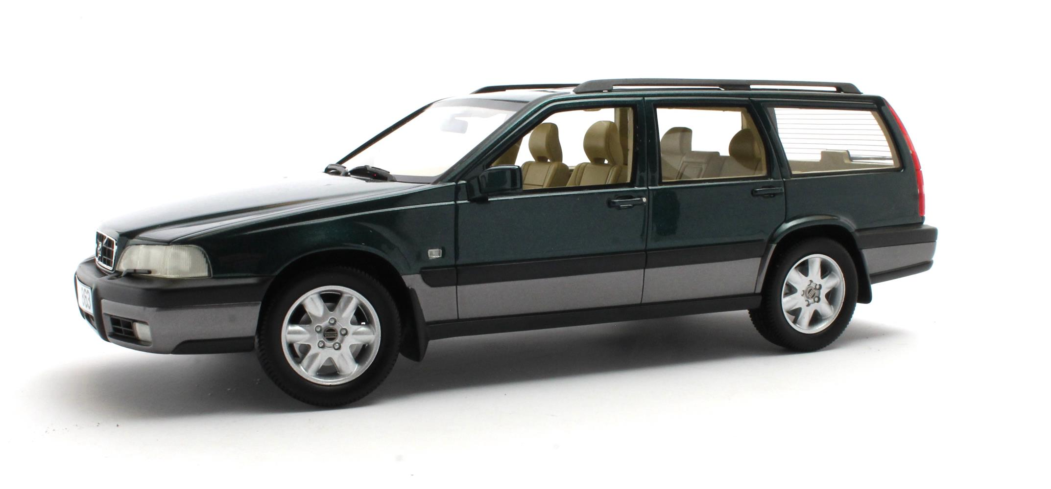 Volvo V70 XC Cross Country blue green metallic 96-99 1:18 Cult Scale Models 