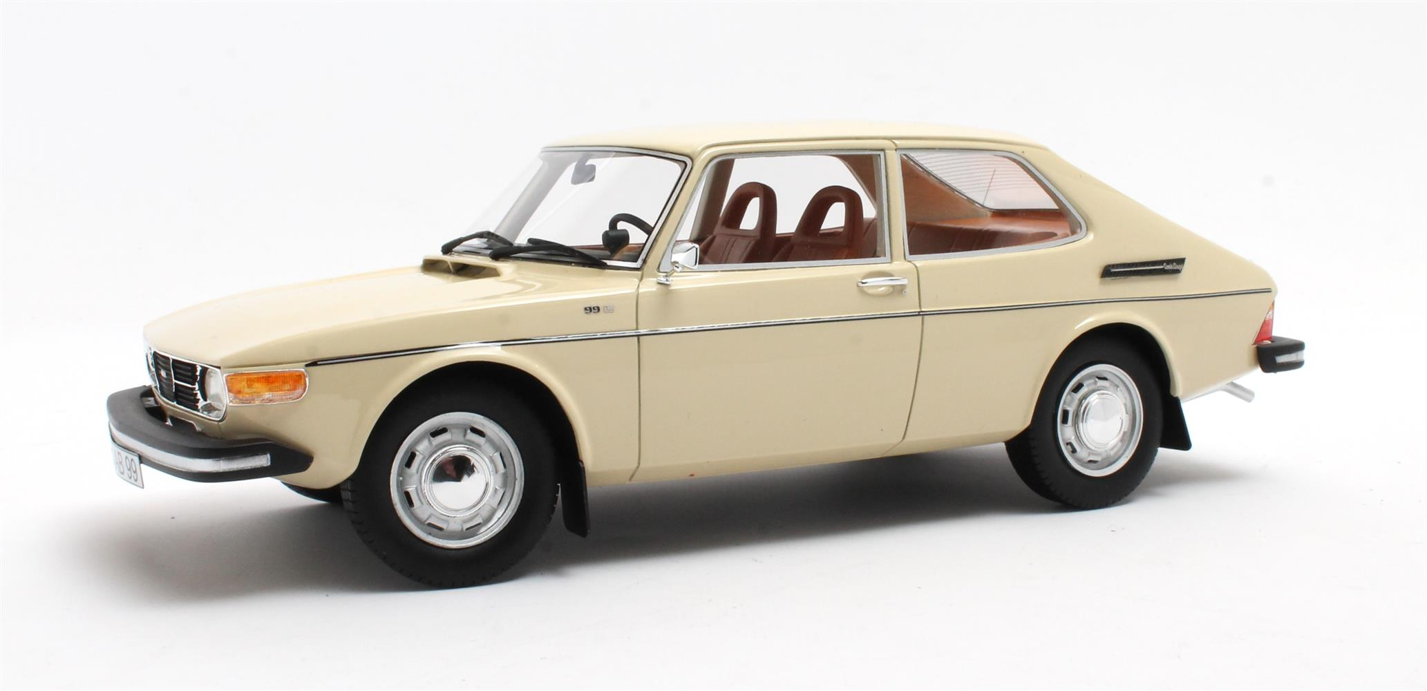 Saab 99 Combi orchid white 1975 1:18 Cult Scale Models 