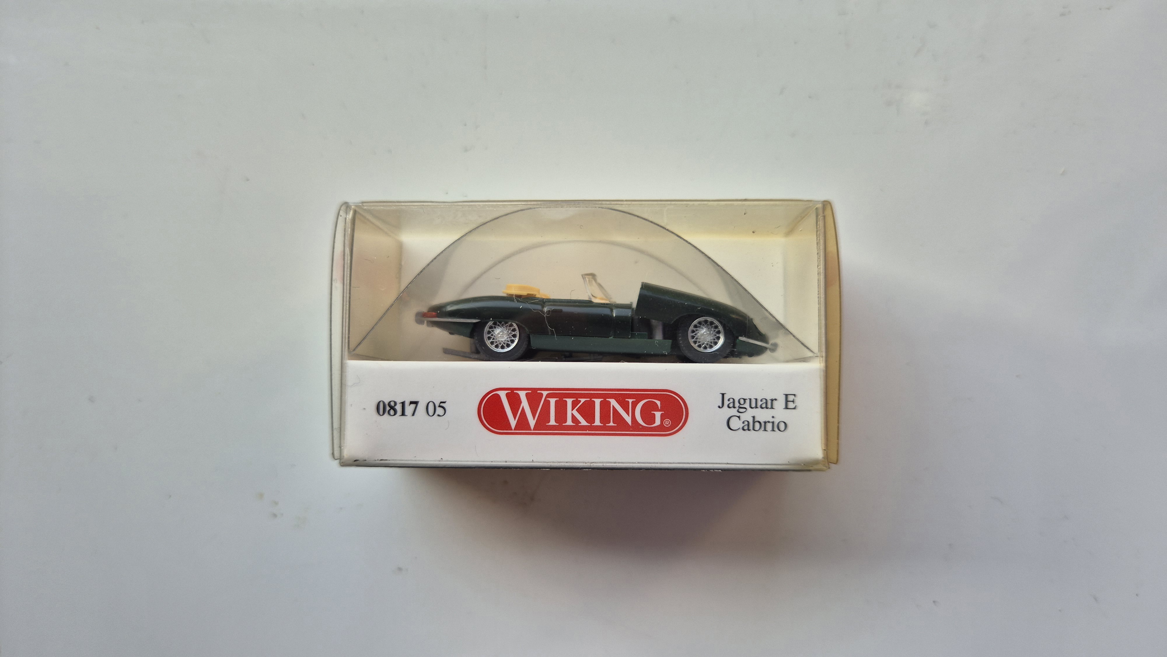 Jaguar E-Type Cabrio grün HO 1:87 Wiking081705