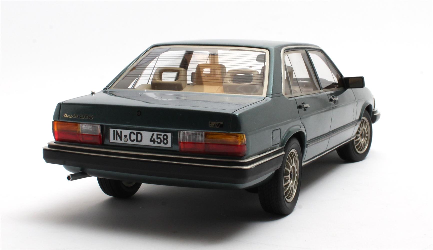 Audi 200 5T typ 43 blue metallic 80-82 1:18 Cult Scale Models