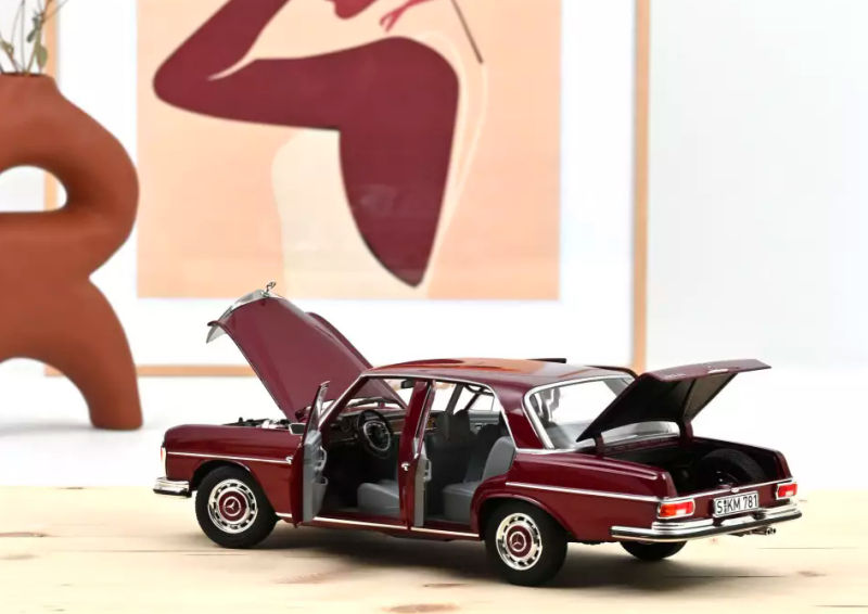 Mercedes Benz 280Se 1968 RED metallic 1:18 Norev