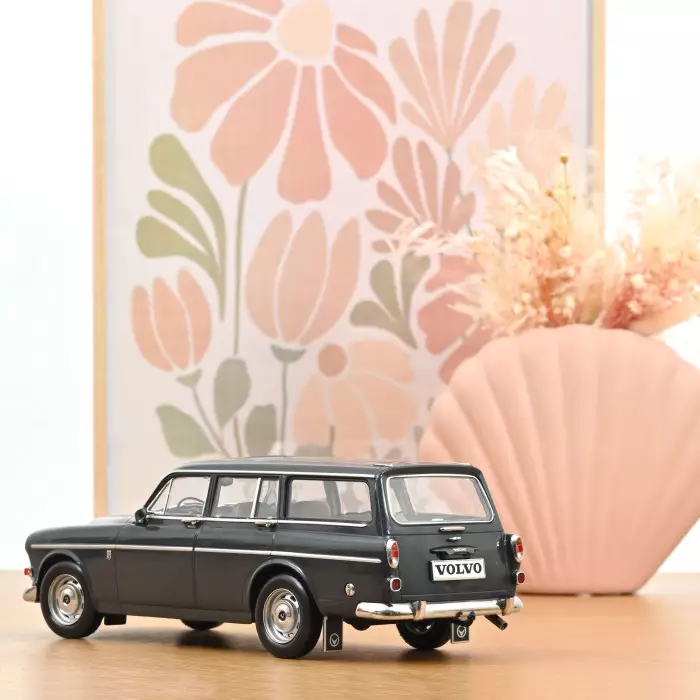 Volvo Amazon Break 1968 Graphitgrau 1:18  Norev