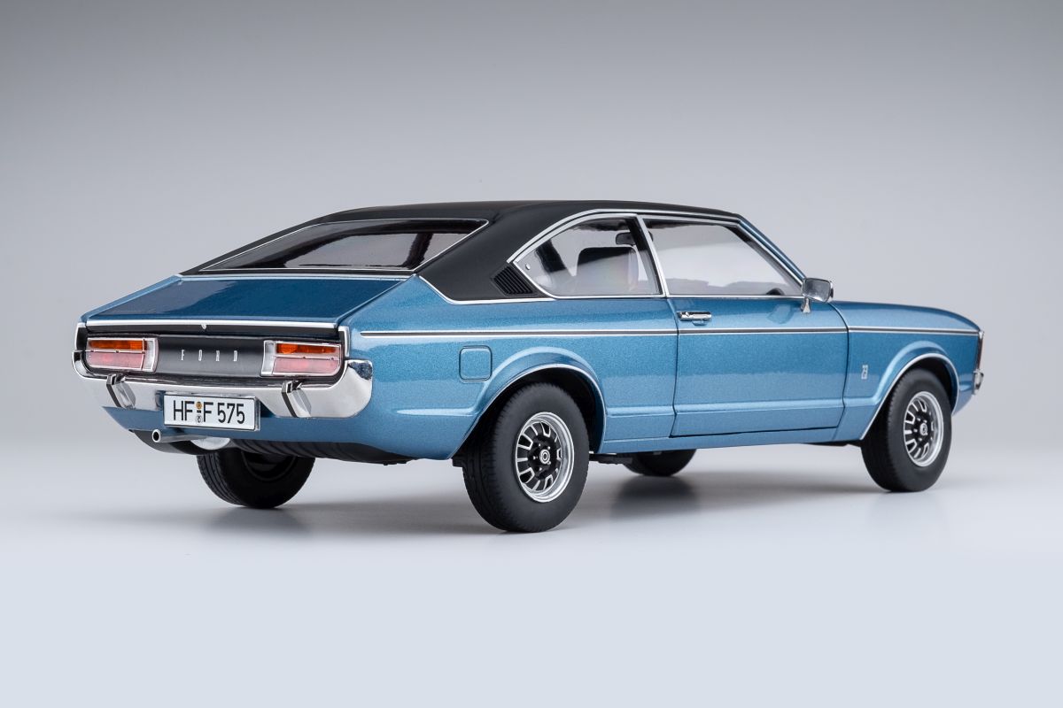 Ford Granada Granada L Coupe light blue met. / Vinyl Top black 1:18 Touring Modelcars 