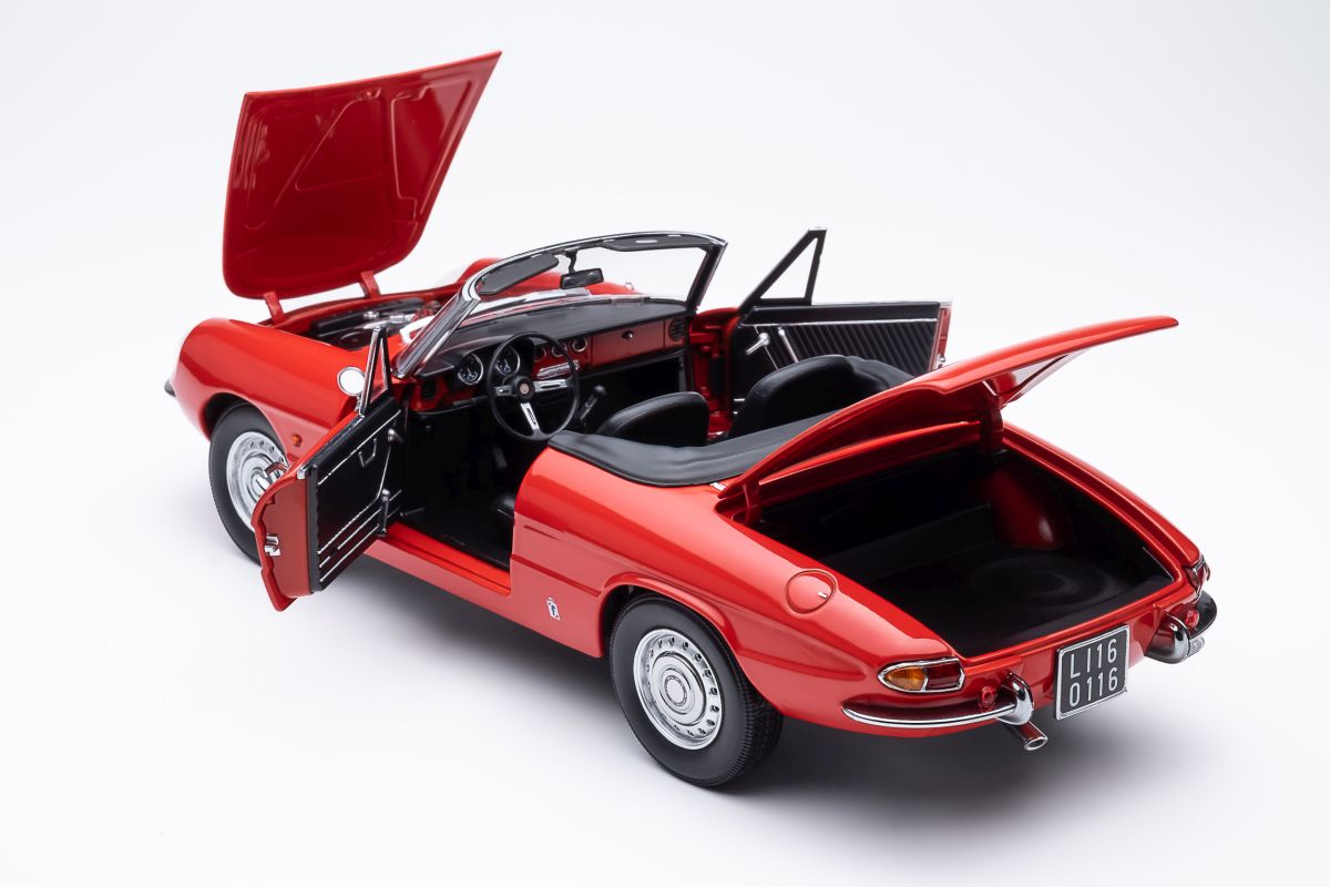 Alfa Romeo 1600 Duetto Spider rot 1:18 Touring Modelcars Alfa Romeo 1600 Duetto Spider rot 1:18 Touring Modelcars