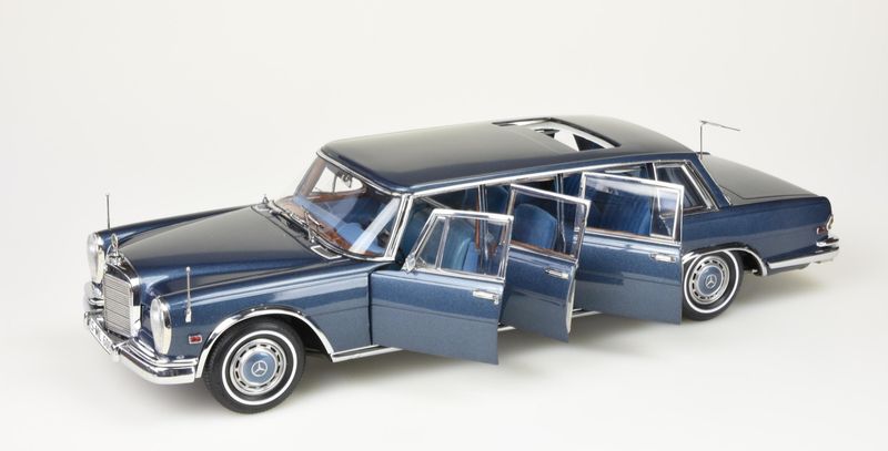 Mercedes-Benz 600 Pullman (W100) King of Rock `n Roll blue M-218 1:18 CMC