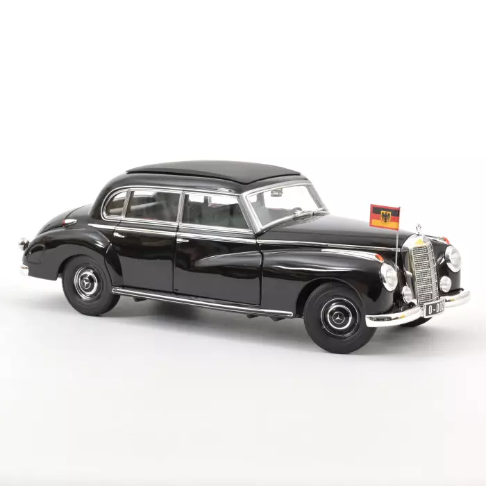 Mercedes Benz 300 1955 Adenauer 1:18 Norev