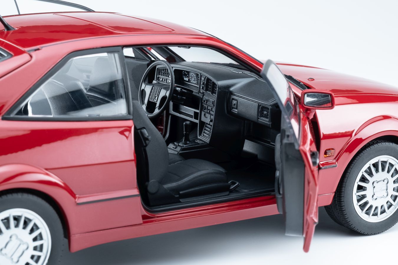 Volkswagen Corrado G60  red 1:18 Norev