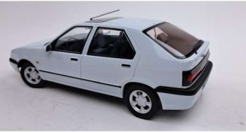 Renault 19 white 1994 1:18 Triple9