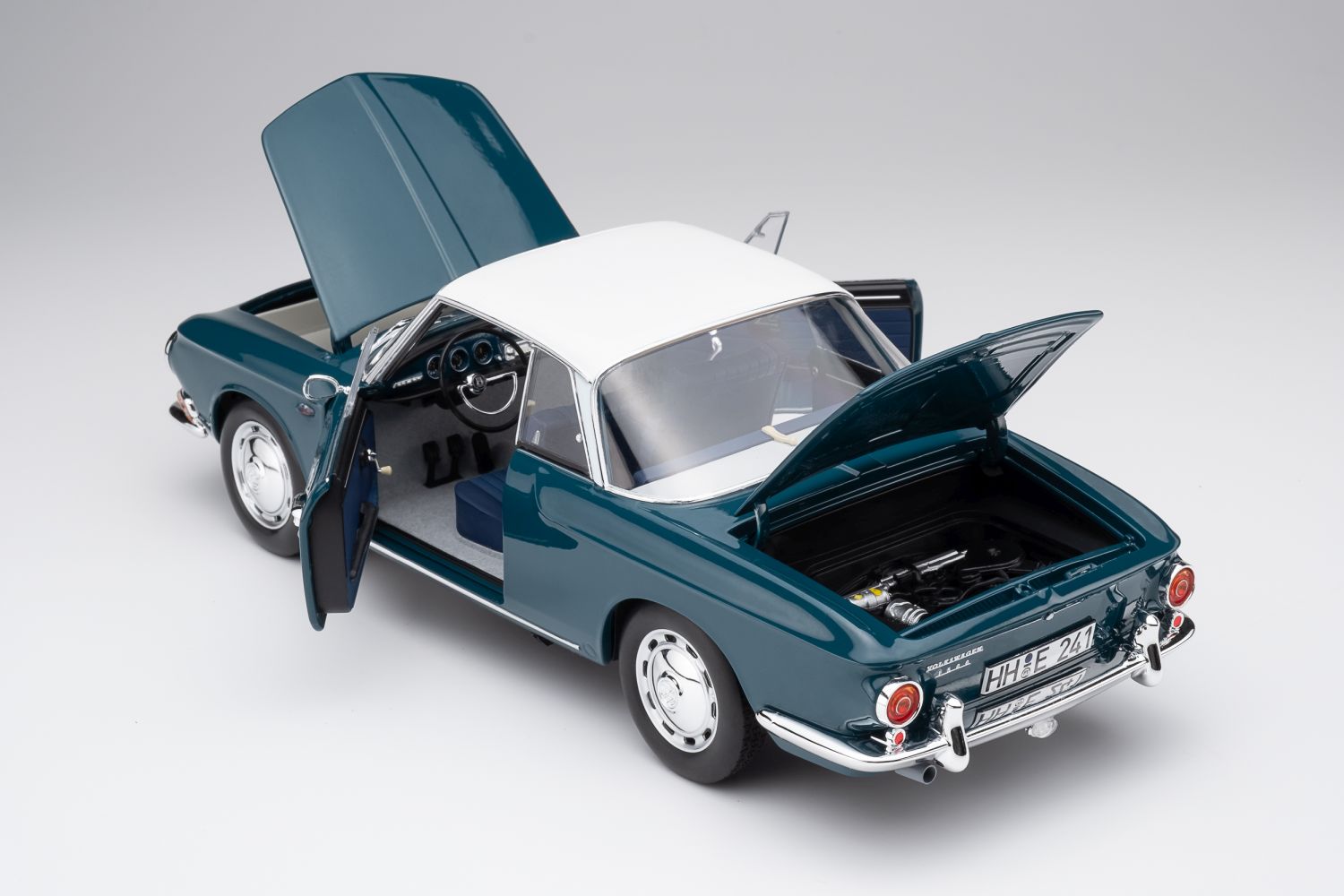 Volkswagen Karmann Ghia Typ 34 sea blue / white top 1:18 Norev