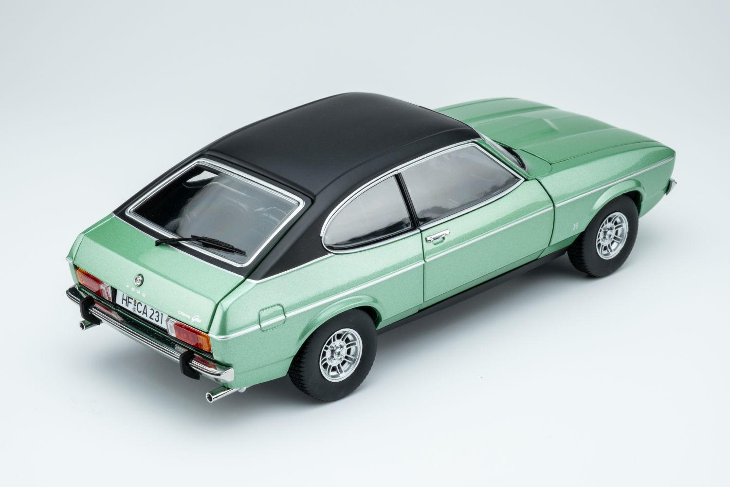 Ford Granda 1:18 Touring Modelcars
