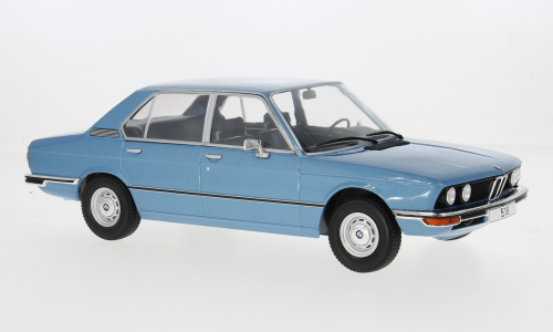BMW 5er (E12) hellblau 1973 1:18 MCG