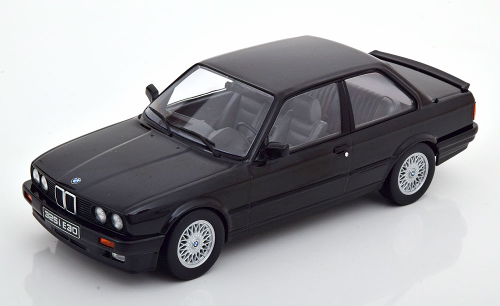 BMW 325i M-Paket 1 1987 schwarz 1:18 KK Scale 