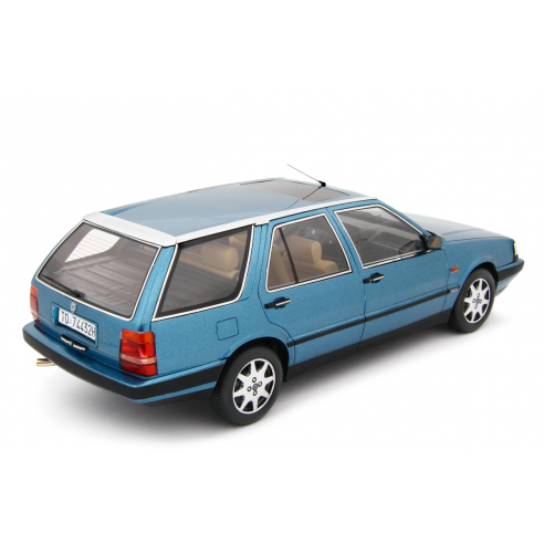 Lancia Thema Station Wagon T.D. 1988-92 Azzurro Met. LM217C 1:18 Laudoracing Model