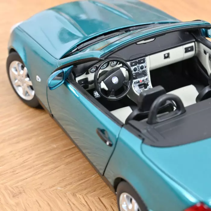 Mercedes-Benz SLK 1996 Vivianitgrün 1:18 Norev
