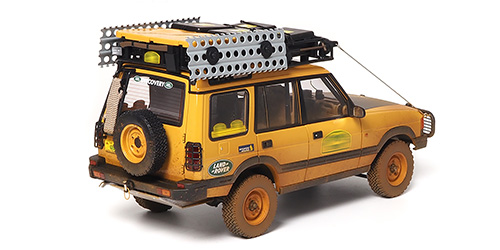 LAND ROVER DISCOVERY SERIES I 5-DOOR CAMEL TROPHY´ KALIMANTAN Dirty 1996 1:18 Almost Real