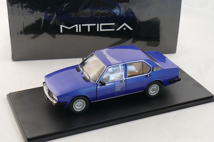 Alfa Romeo Alfetta Berlina 2000L 1978 blue pervinca 349 1:18 Mitica
