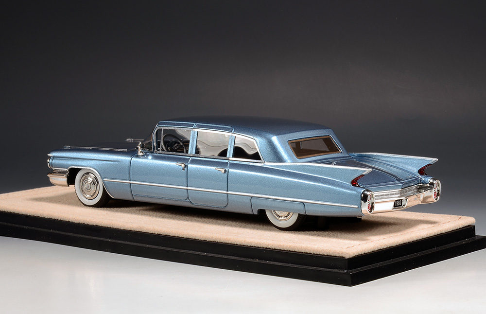 Cadillac Fleetwood 75 Limousine 1960 Hampton Blue Metallic STM60103 1:43 GLM Stamp Models