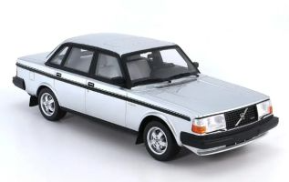 Volvo 244 Turbo - silber DNA000115  1:18  DNA Collectibles 