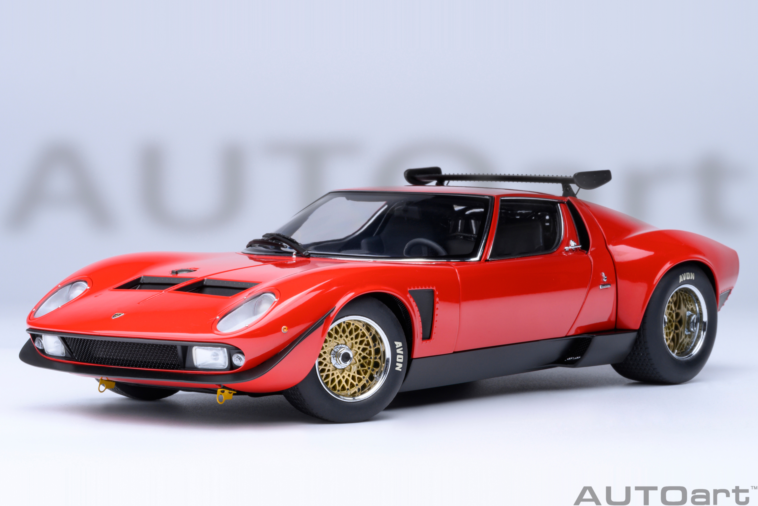 Lamborghini Miura JOTA SVR (Red) )1:18 Autoart