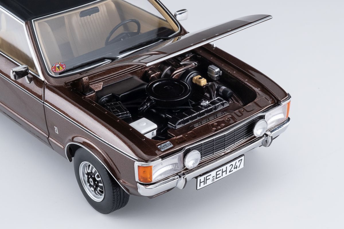 Ford Granada Coupé 2. Series (1975)  Montana Brown Met.1:18 Touring Modelcars Kopie
