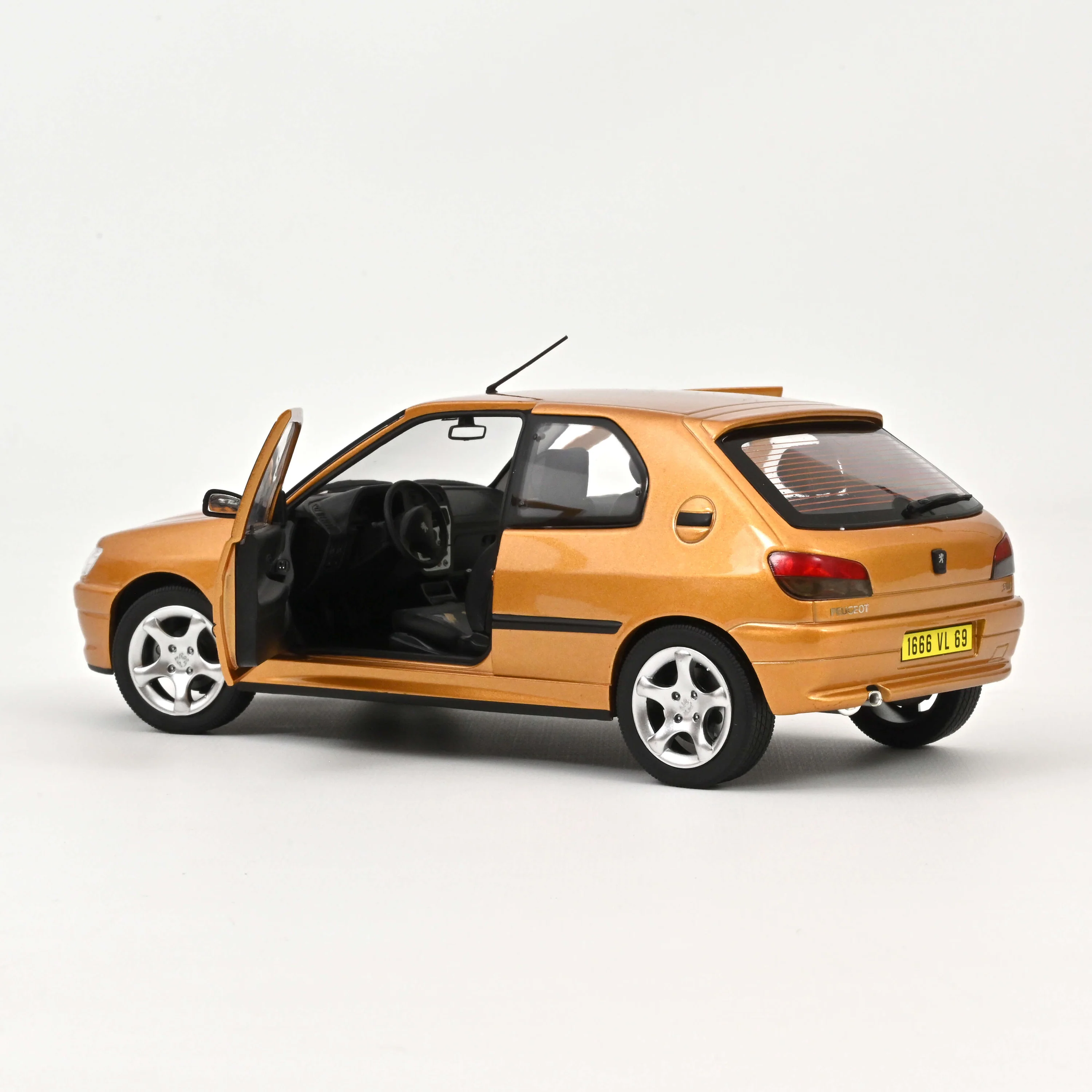 Peugeot 306 Cabriolet 1994 Blaze Gelb1:18 Norev