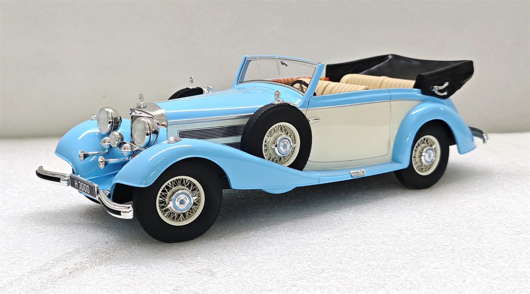 Mercedes Benz 540K Cabriolet B blue White 1936-'38 1:18 Cult Scale Models Mercedes Benz 540K Cabriolet B blue White 1936-'38 1:18 Cult Scale Models