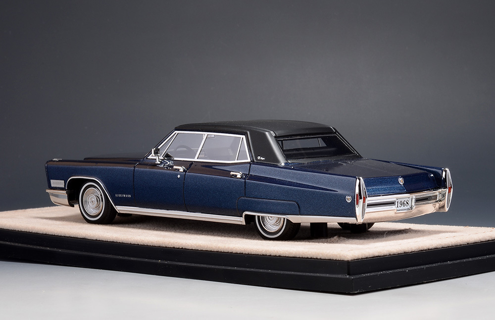 Cadillac Fleetwood Brougham Emperor Blue Met. STM68211 1:43 GLM Stamp Models