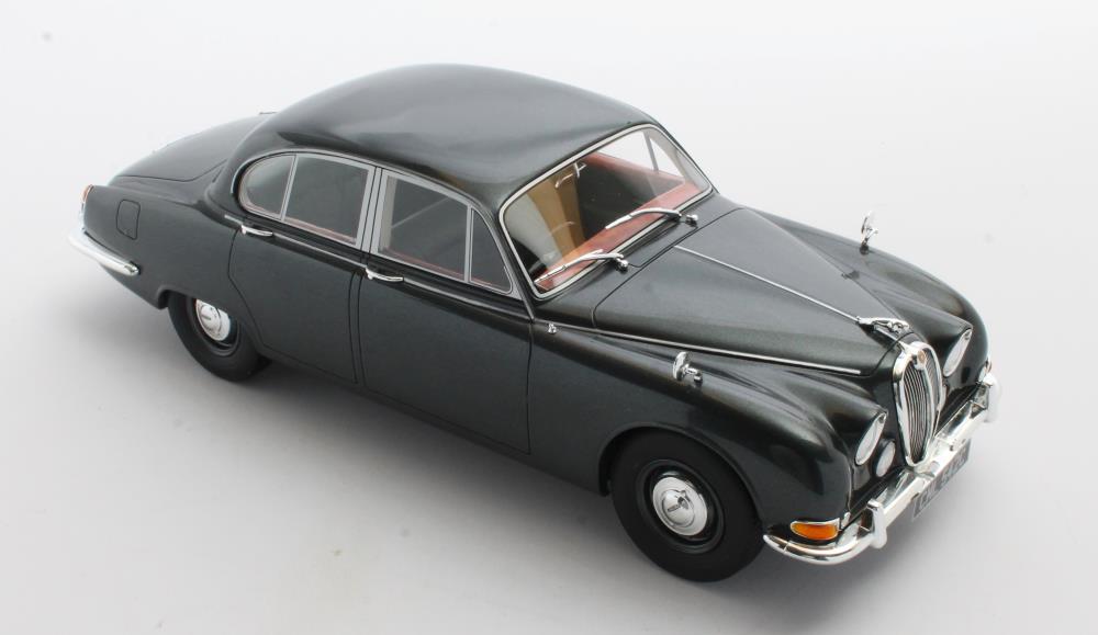 Jaguar S-Type grey metallic  1965 1:18 Cult Scale Models