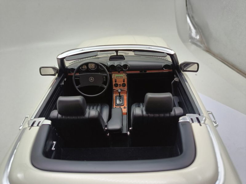 Mercedes Benz 380SL R107 Classic Weiss 1979-1985 1:12  12 Art 