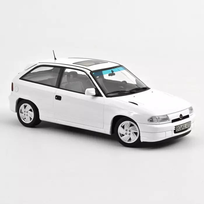 OPEL ASTRA GSI 1991 CASABLANCA WHITE 1:18 Norev