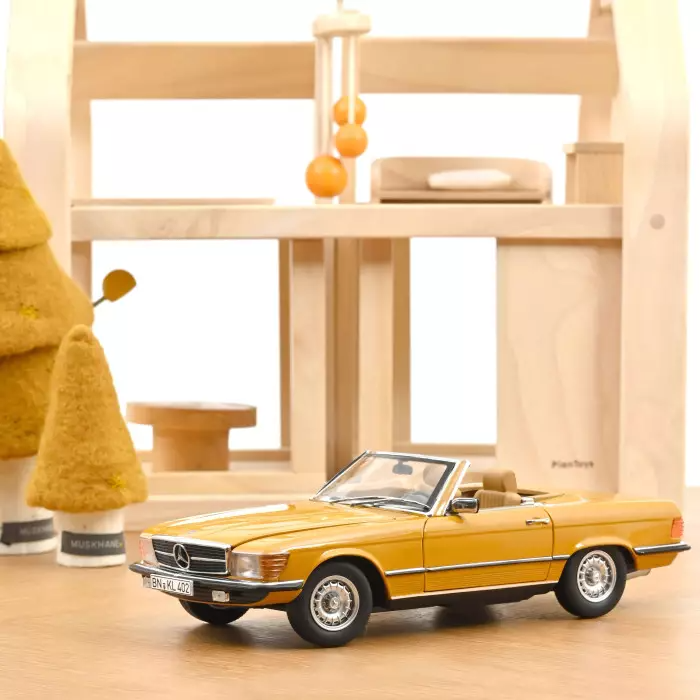 Mercedes-Benz 450 SL 1975 Cayenne Orange 1:18 Norev
