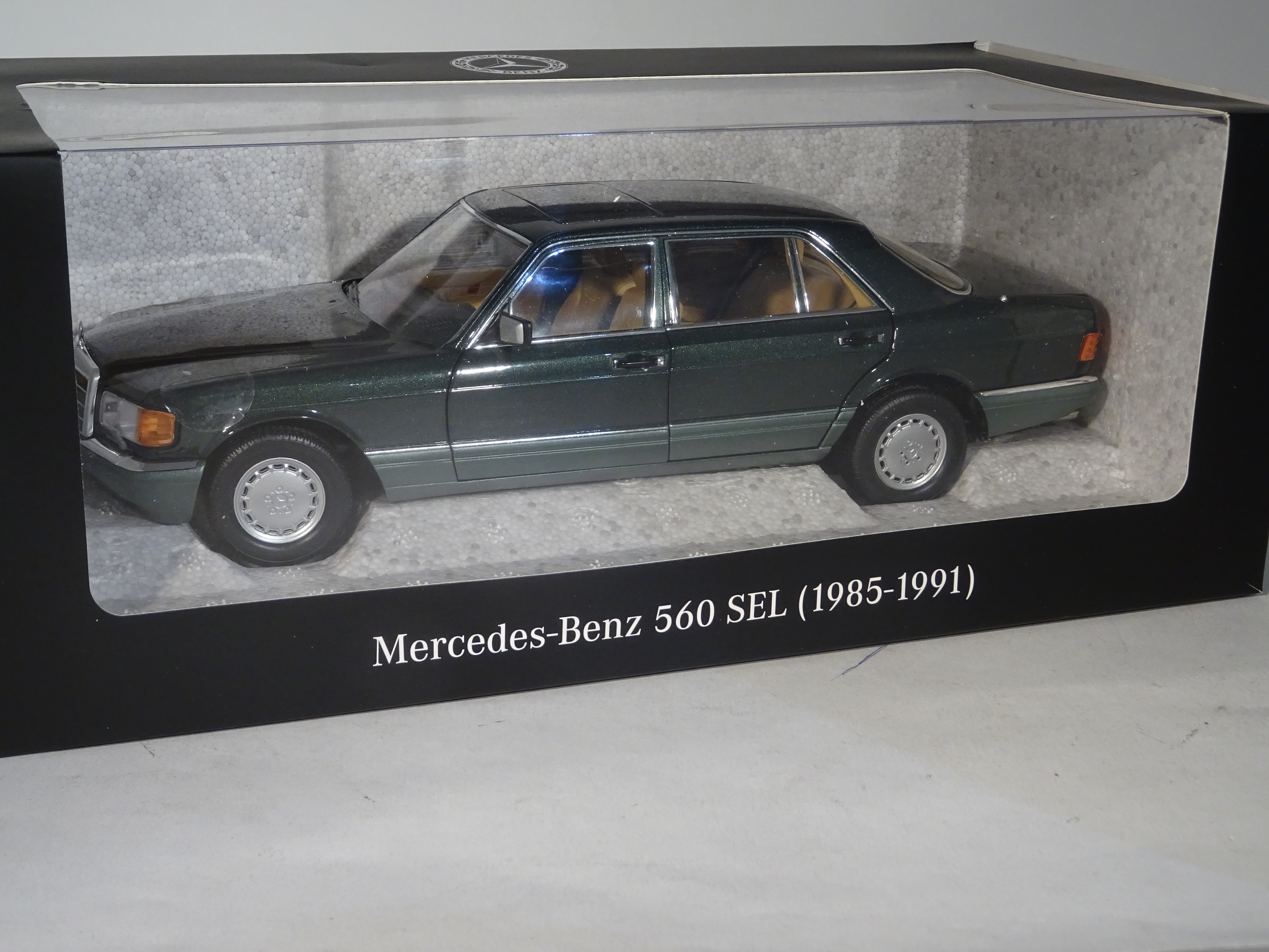 Mercedes Benz 560SEL Malachitgrün 1:18 MB Collection