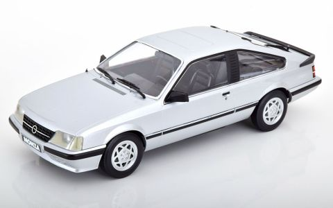 Opel Astra GSi 1991 Rot 1:18 Norev