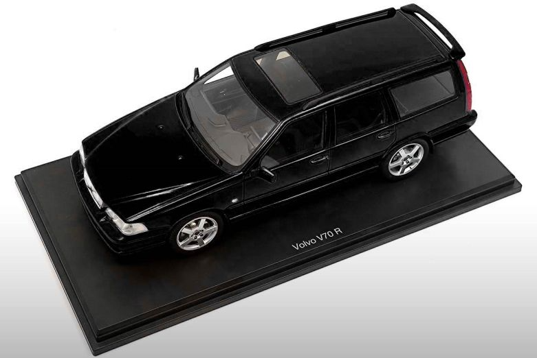Volvo V70 R P80 schwarz 000232 1:18  DNA 