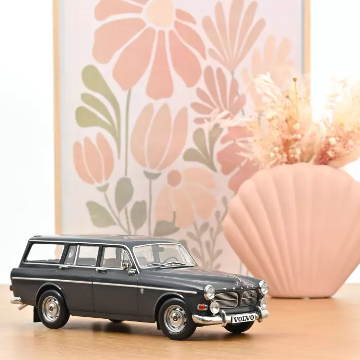 Volvo Amazon Break 1968 Graphitgrau 1:18  Norev